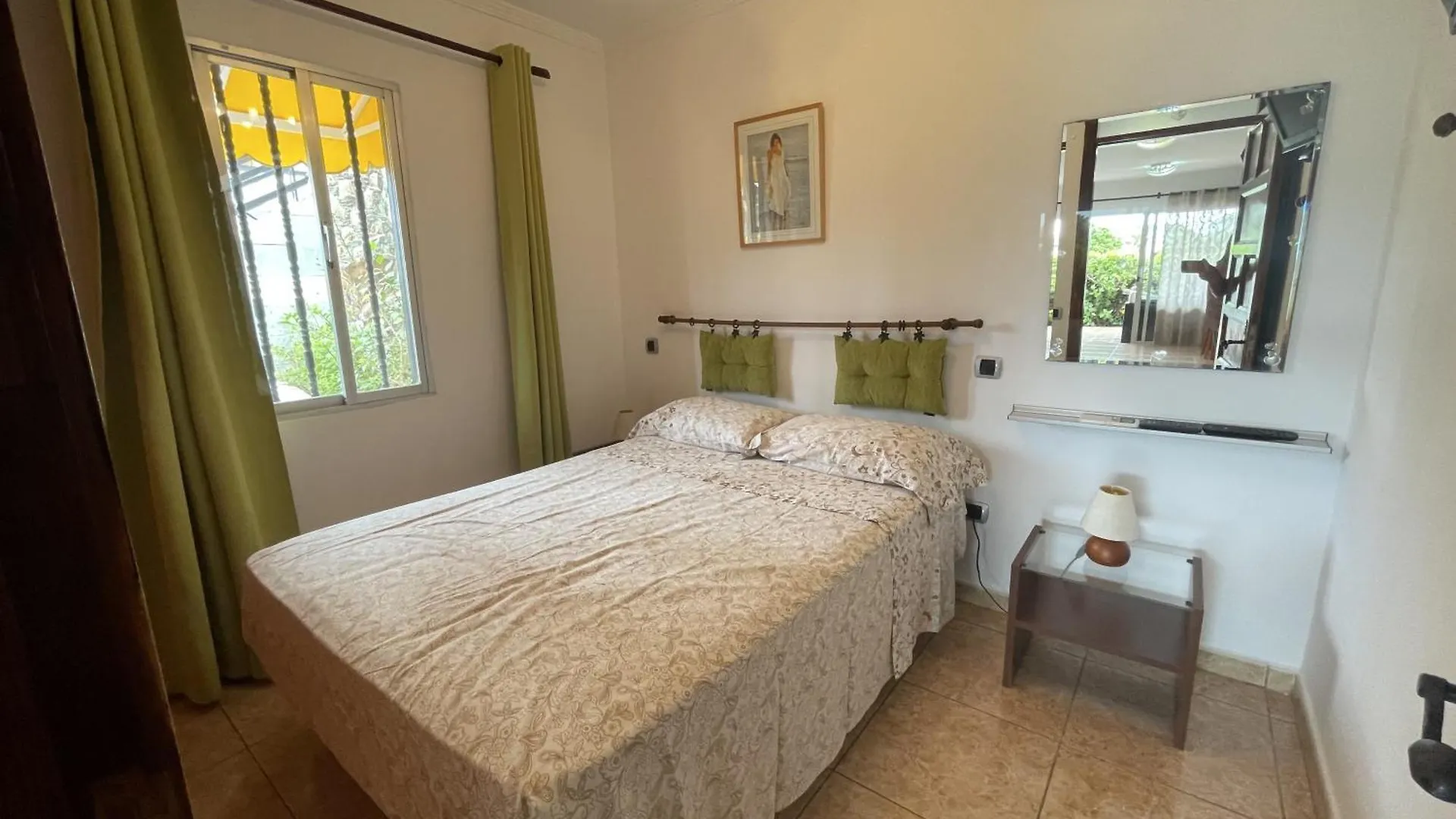 Descubre El Bungalow Perfecto Para Tus Vacaciones San Bartolomé スペイン